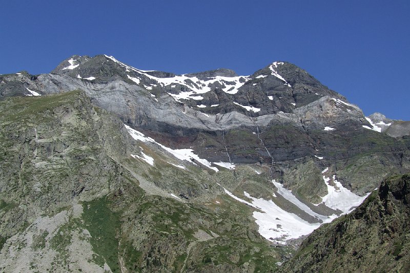 2008-07-08,11-15-41,pic de Troumouse.jpg